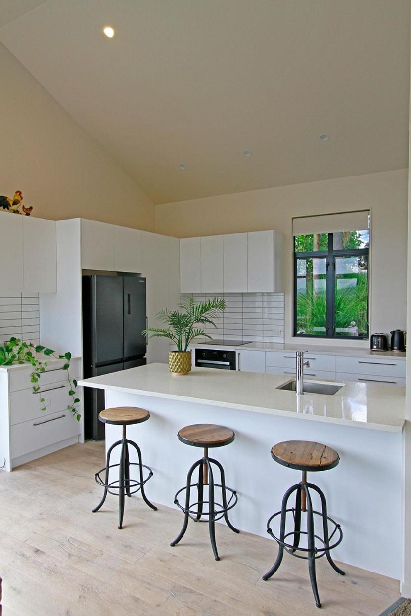 Tahi Lodge - Matakana Coast Bed & Breakfast 5*