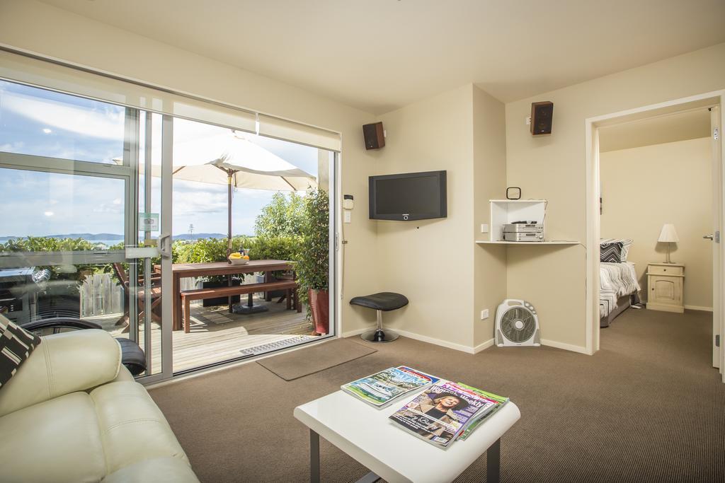 Tahi Lodge - Matakana Coast Bed & Breakfast Snells Beach