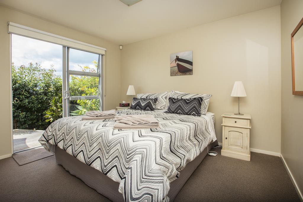Bed & Breakfast Tahi Lodge - Matakana Coast Snells Beach