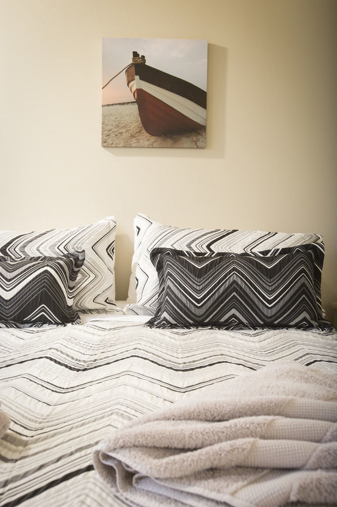Tahi Lodge - Matakana Coast Bed & Breakfast Snells Beach